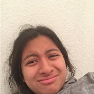 Meet your Posher, Evis